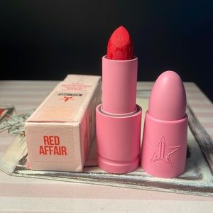 ⭐️Jeffree Star Velvet Trap: Red Affair⭐️